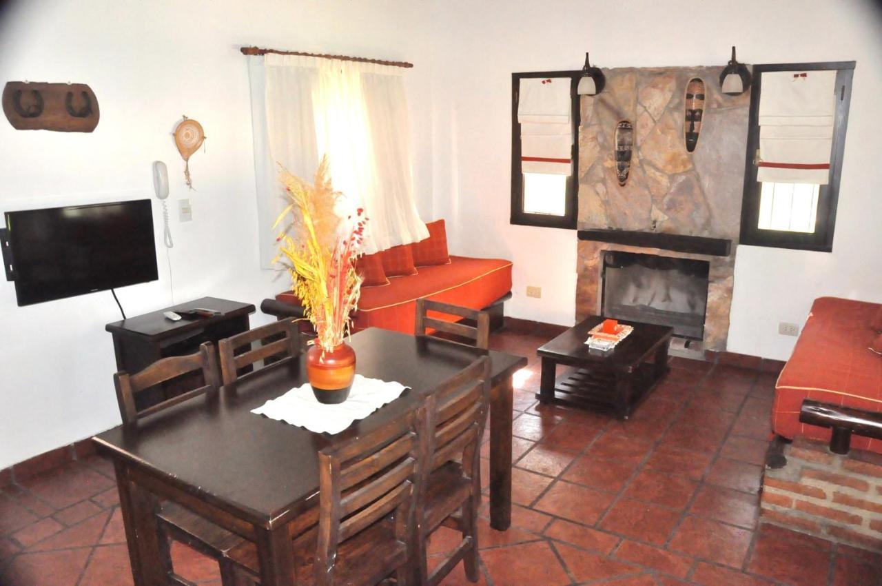 Del Ysyry Lodge Colón