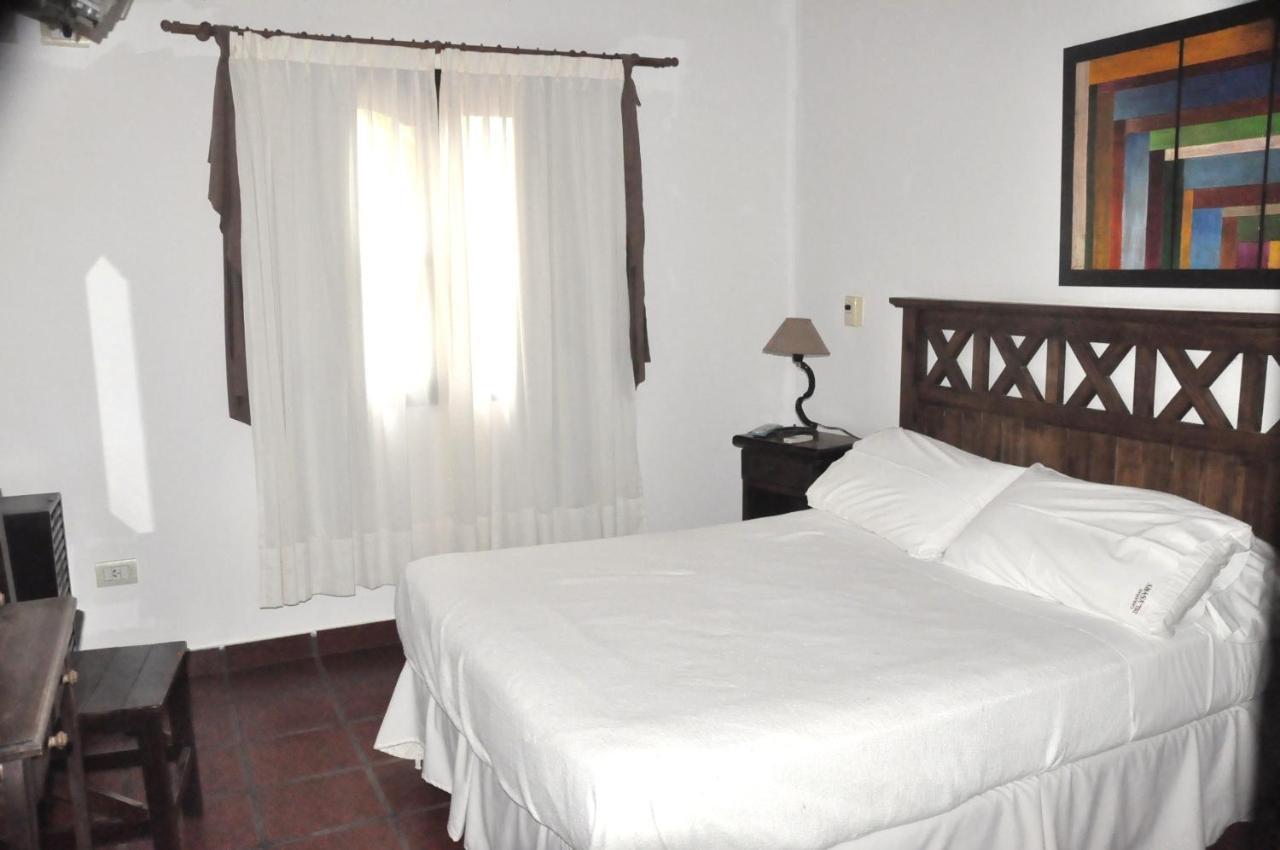 Del Ysyry Lodge Colón